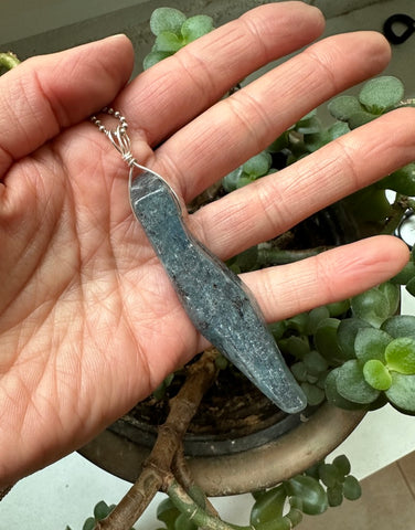 KYANITE PENDANT (L)  - BLADE