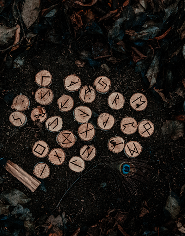 MINI RUNES READINGS w/ Annie Oct 31st + Nov 1st