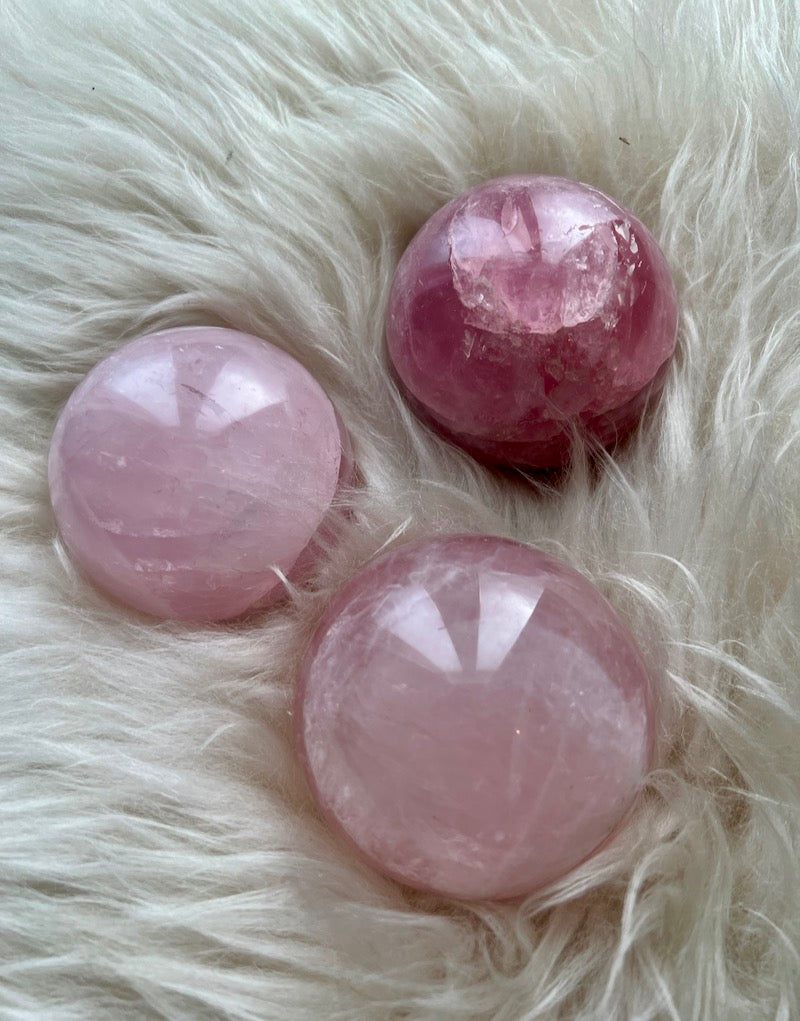 ROSE QUARTZ SPHERE - MEDIUM